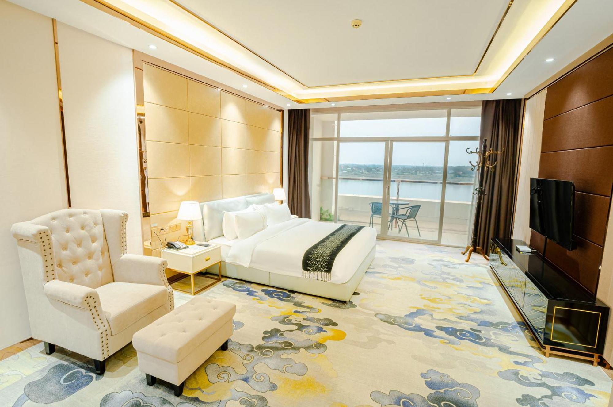 St Hotel Wattay Airport Vientiane Extérieur photo