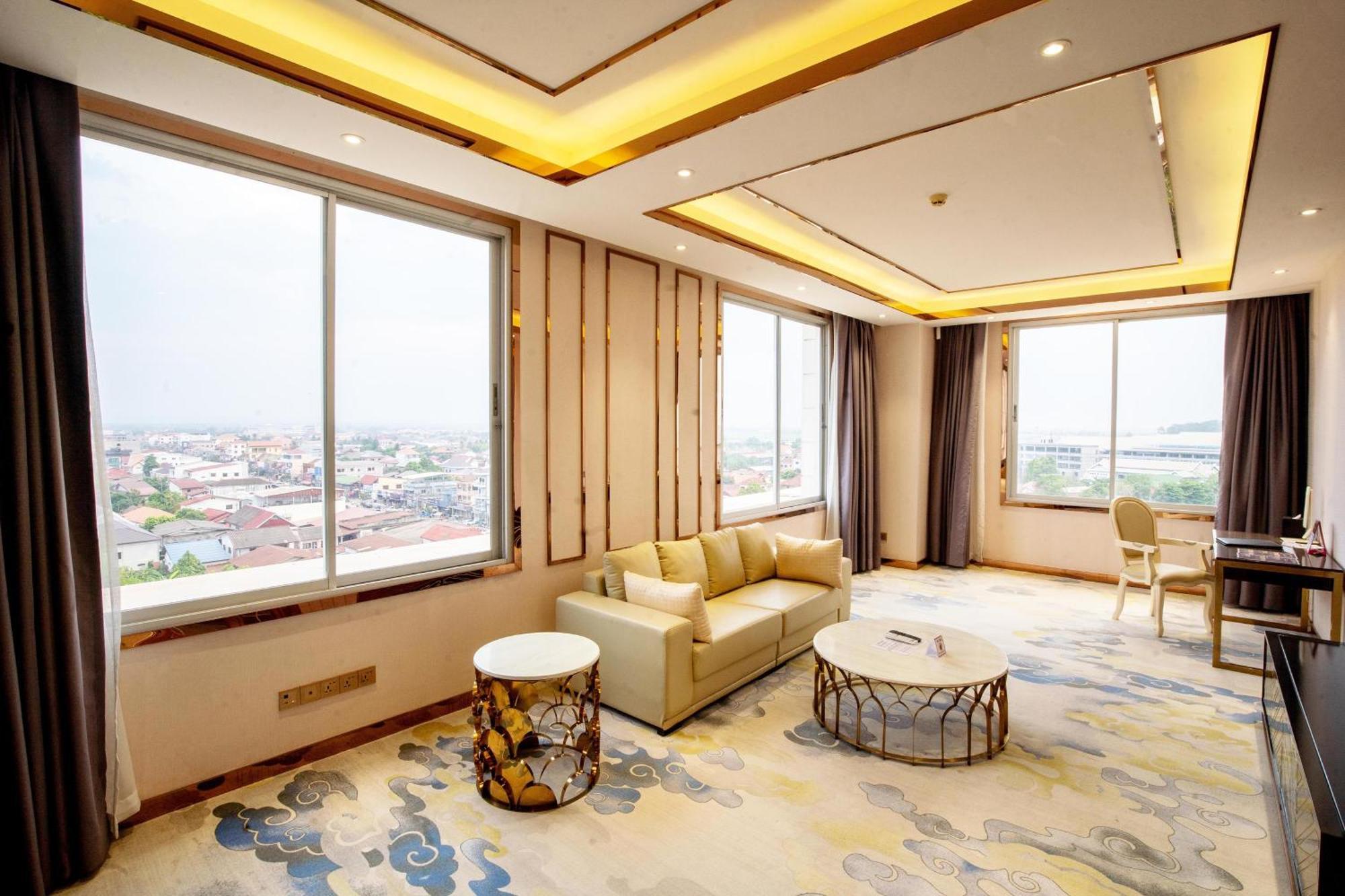 St Hotel Wattay Airport Vientiane Extérieur photo